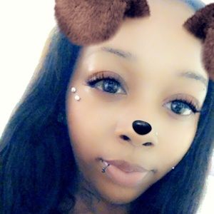 Meet your Posher, Tia